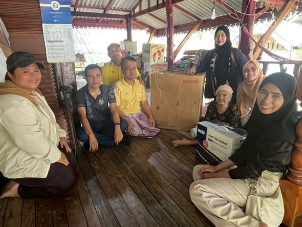 📢 อบต.เกาะสาหร่าย ลงพื้นที่ส่งต่อรอยยิ้มและความห่วงใย ถึงหน้าบ้านพี่น้อง 💙