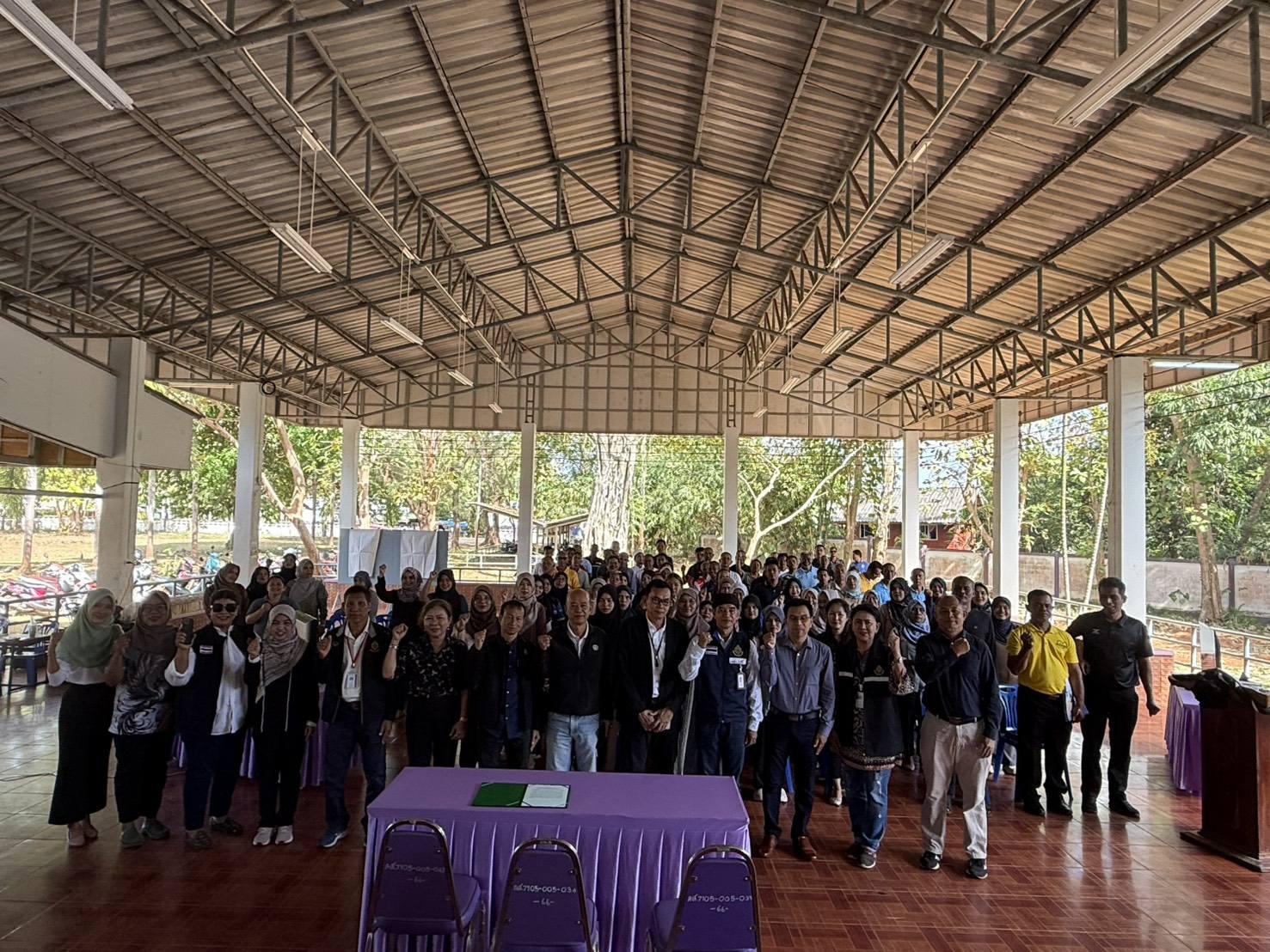 📣 เตรียมความพร้อมโค้งสุดท้าย! ปลัดวุฒิชัย ติวเข้ม กปน. หมู่ 1 และหมู่ 6 มุ่งสู่การเลือกตั้งที่โปร่งใส 11 มกรานี้ 🗳️✍️